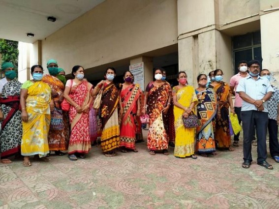 Contractual Employees protested against GB Doctors for misbehaving with Contractual Employees during CM’s visit Contractual Employees protested against GB Doctors for misbehaving with Contractual Employees during CM’s visit